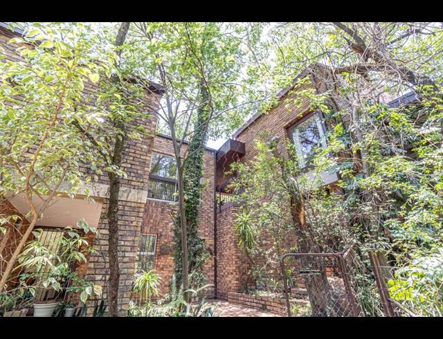 4 BEDROOM HOUSE FOR SALE IN BRYANSTON
